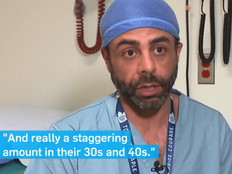[:fr]Doctor talking about cancer stats[:]